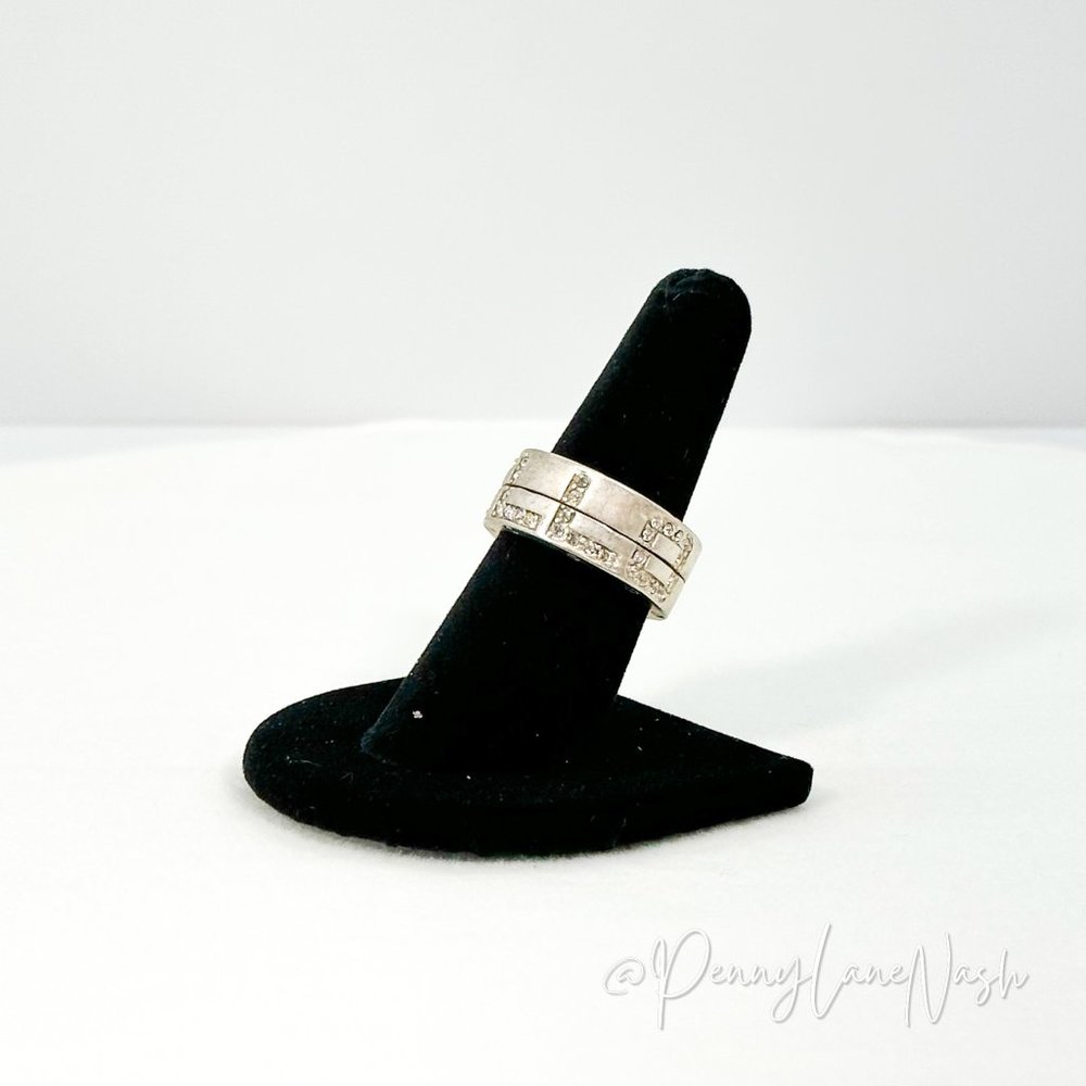 Vintage "HELLO" Rhinestone Spinner Ring in Silver - Picture 5 of 7
